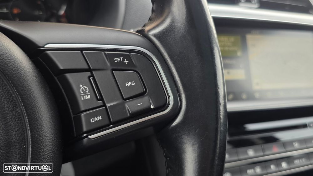 Jaguar F-Pace 20d AWD Prestige - 34