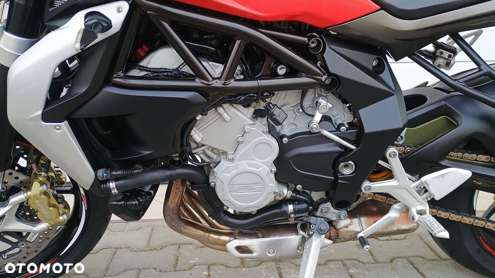 MV AGUSTA Brutale - 7