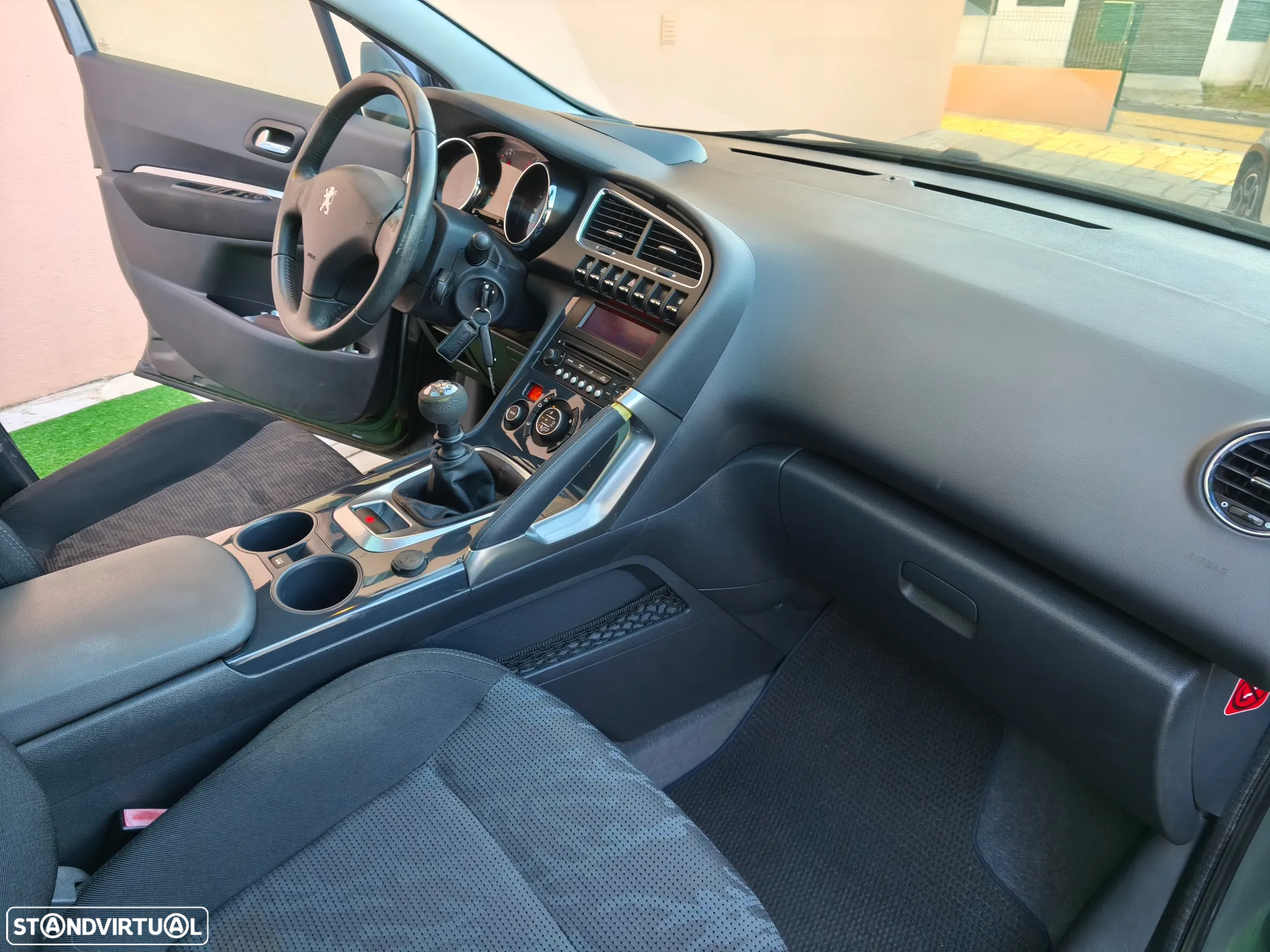 Peugeot 3008 1.6 HDi Premium JLL17 - 9