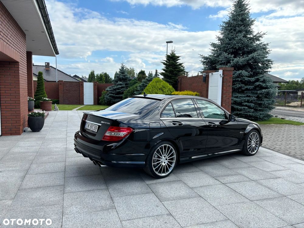 Mercedes-Benz Klasa C 63 AMG - 7