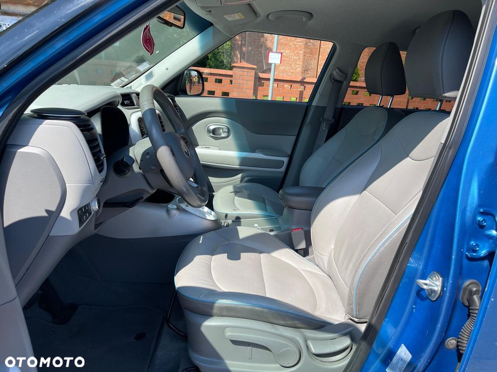 Kia Soul Plug - 20