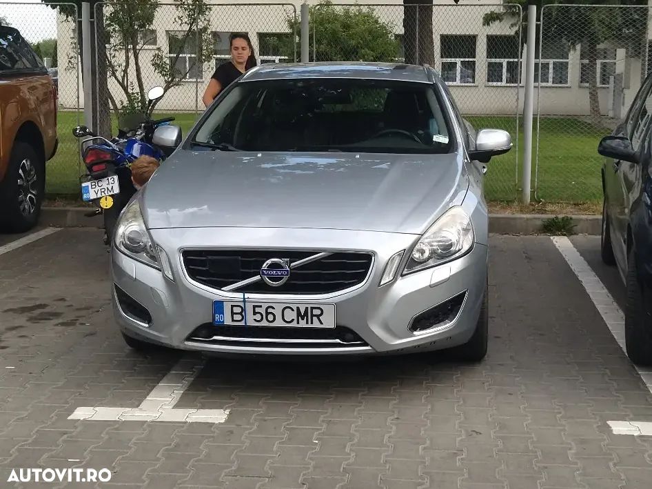 Volvo V60 D6 Plug-In-Hybrid AWD Geartronic Summum - 1