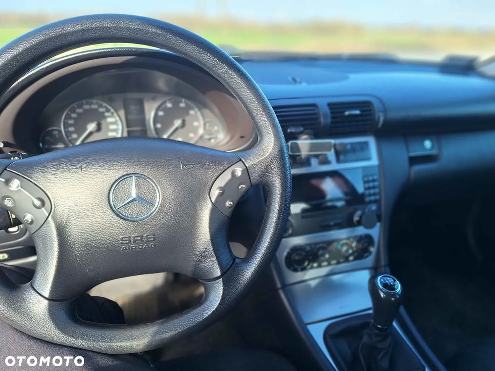 Mercedes-Benz Klasa C 180 T Kompressor Classic - 7