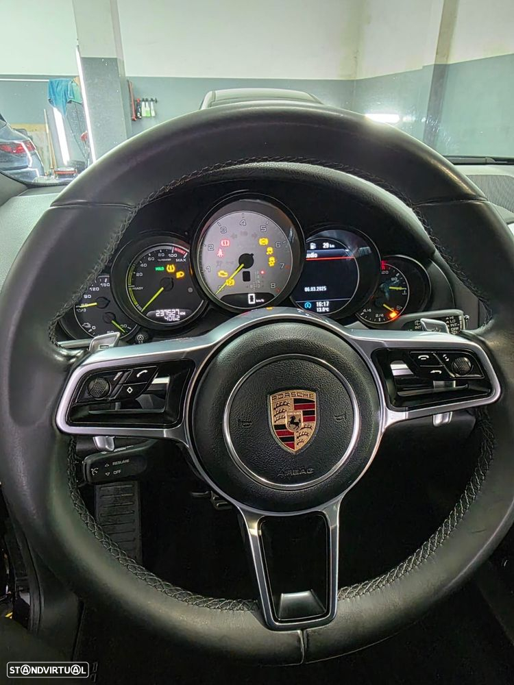 Porsche Cayenne S Hybrid - 4