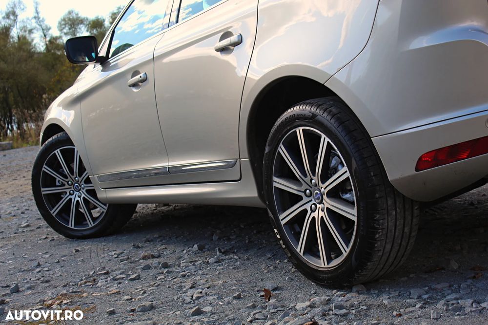 Volvo XC 60 D5 AWD Geartronic Summum - 27