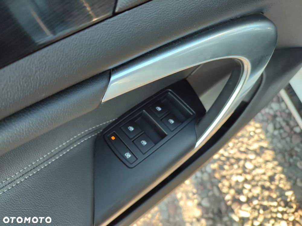 Opel Insignia 1.6 T Cosmo - 17