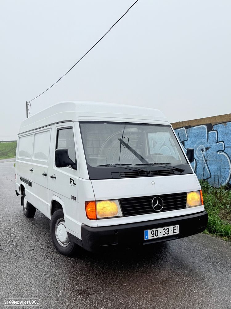 Mercedes-Benz MB100D - 5