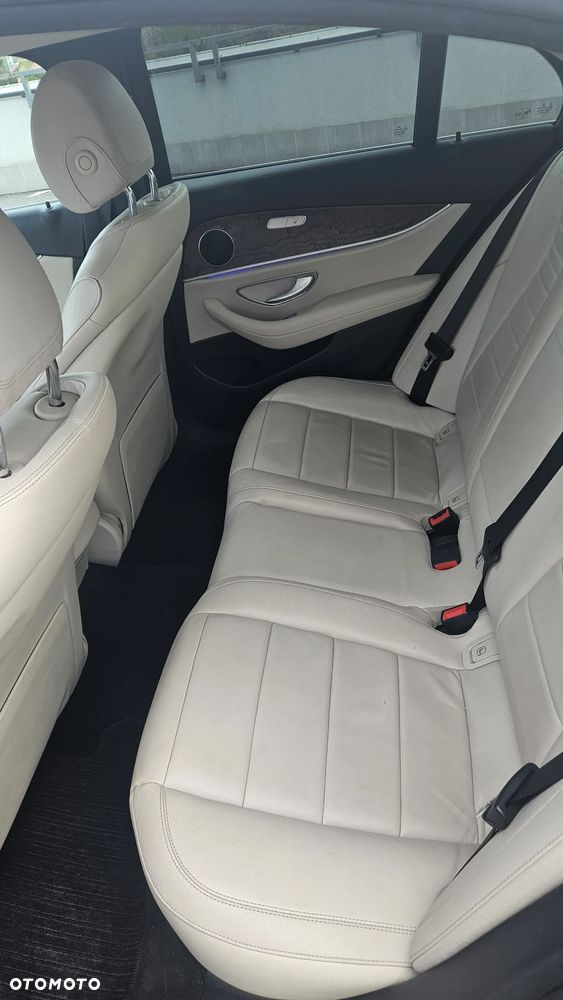 Mercedes-Benz Klasa E 220 d 9G-TRONIC - 16