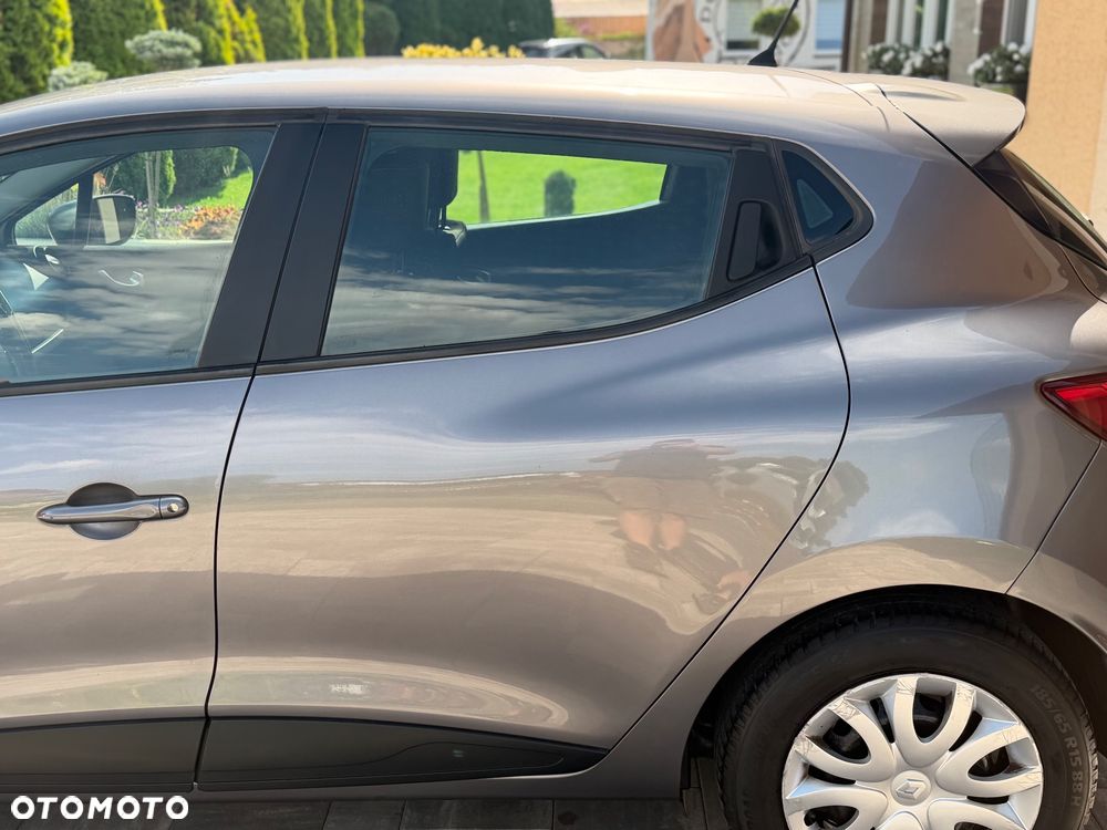 Renault Clio 1.2 16V Alize - 25