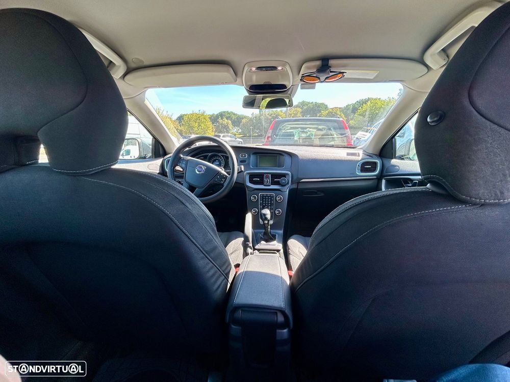 Volvo V40 D2 - 10