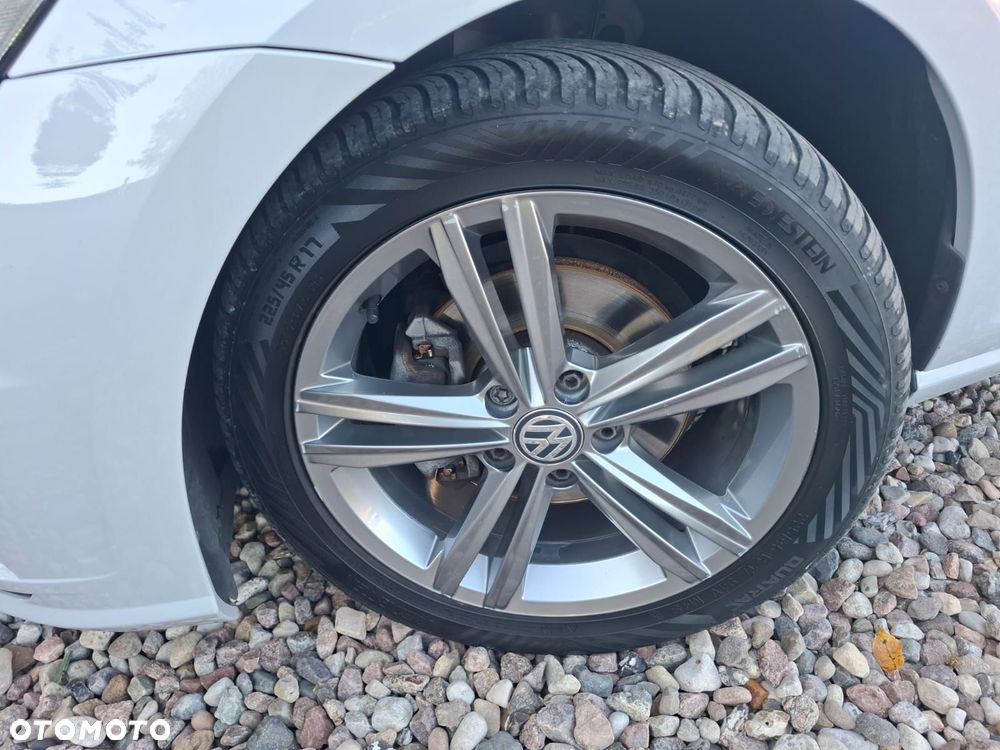 Volkswagen Golf 2.0 TDI SCR DSG R-Line - 20