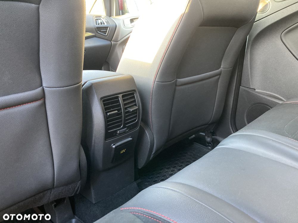 Ford Kuga - 2