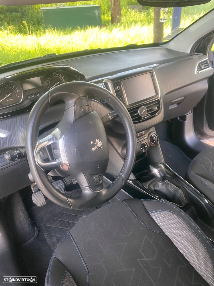 Peugeot 2008 1.2 PureTech Style - 7