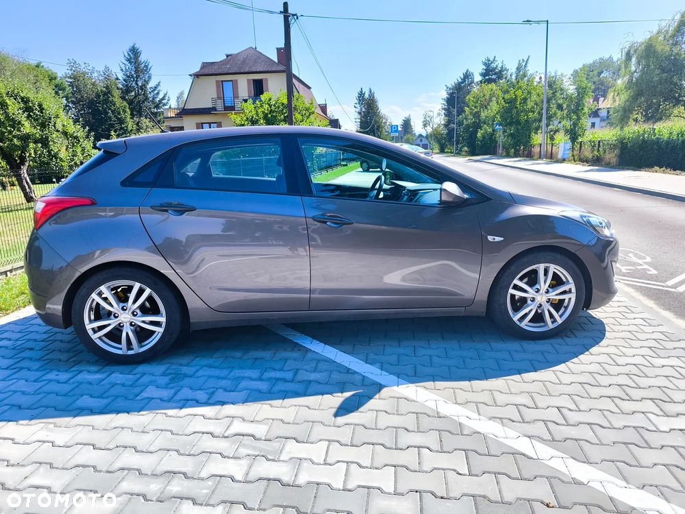 Hyundai i30 1.4 Classic + - 6