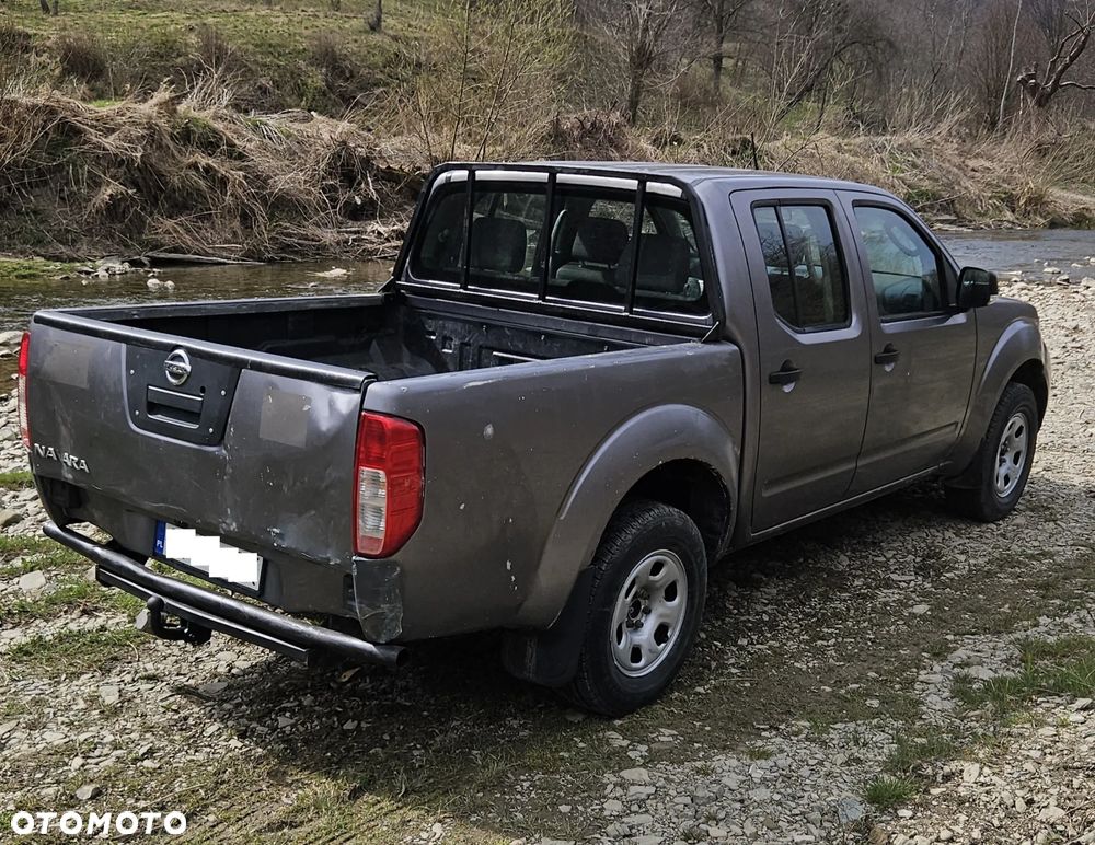 Nissan Navara 2.5 D XE - 10