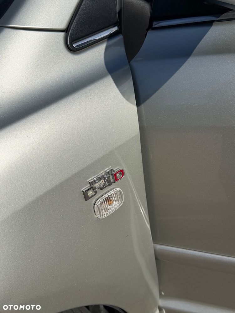 Toyota Avensis 2.0 D-4D - 10