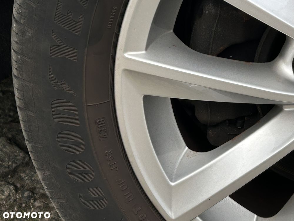 Renault Megane TCe 140 GPF EDC ZEN - 36