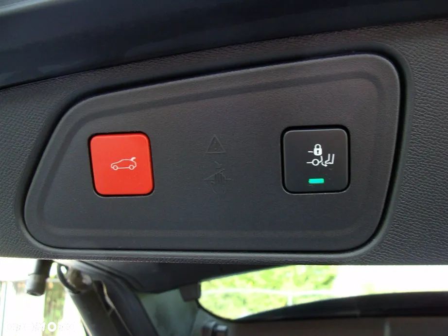 Peugeot 3008 1.6 PureTech Hybrid4 PHEV Allure S&S EAT8 - 29