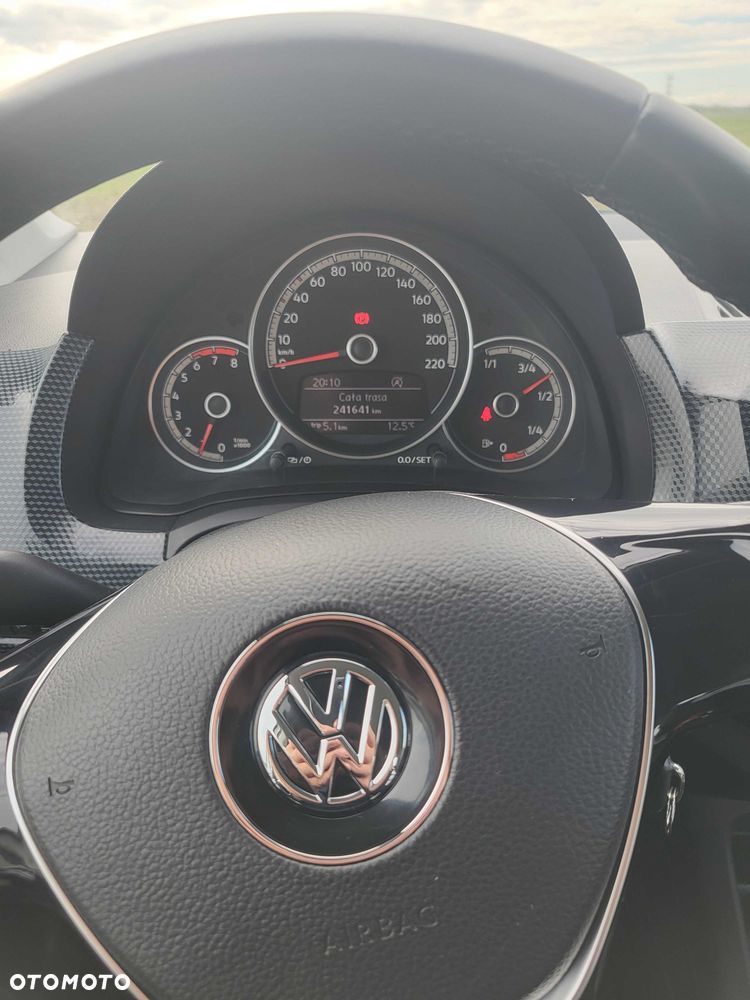 Volkswagen up! - 8