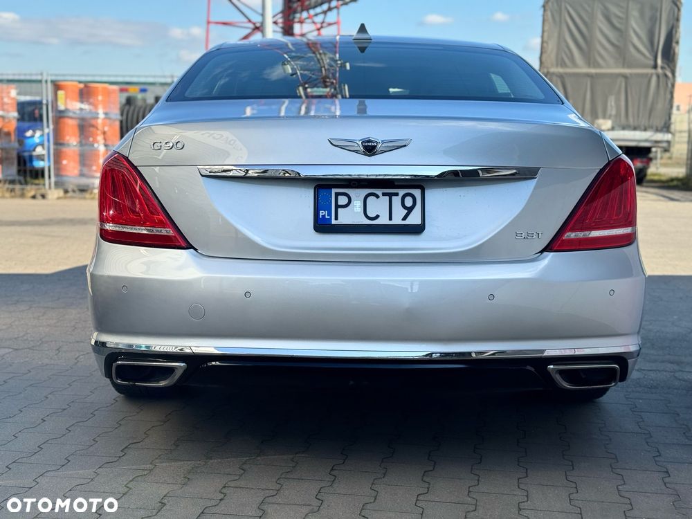 Genesis G90 - 13