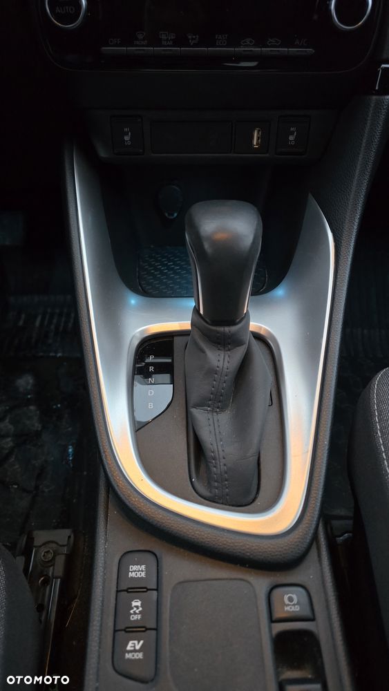 Toyota Yaris Hybrid 1.5 Comfort - 13