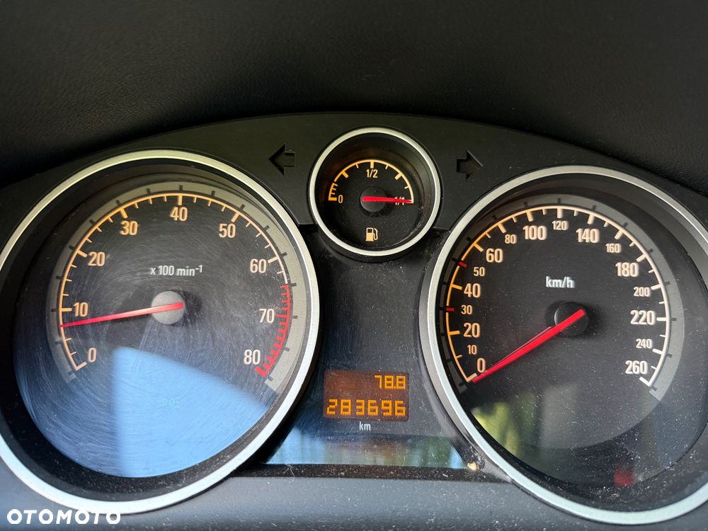 Opel Astra 2.0 T Cosmo - 7
