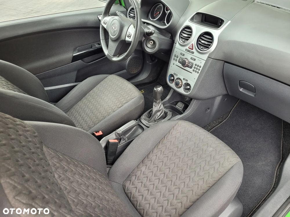 Opel Corsa 1.4 16V Active - 13