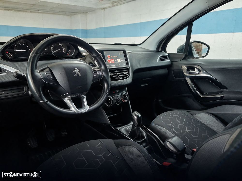 Peugeot 2008 1.2 PureTech Signature - 6