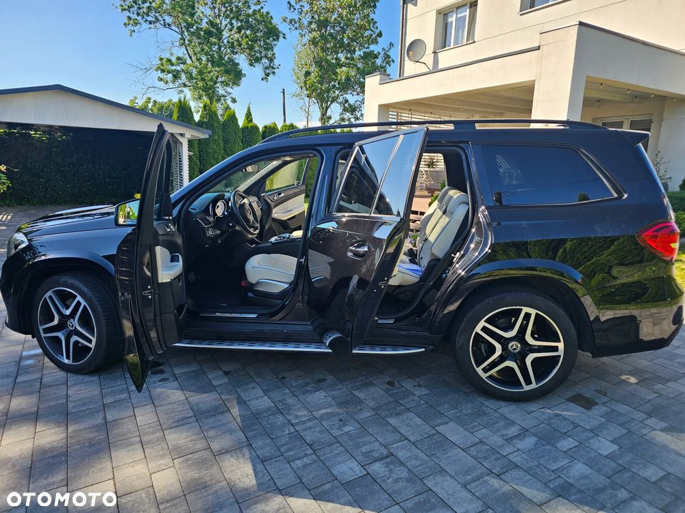 Mercedes-Benz GLS - 28