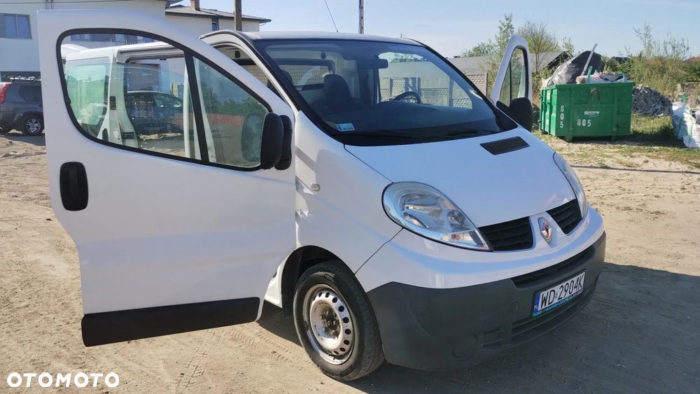 Renault Trafic - 25