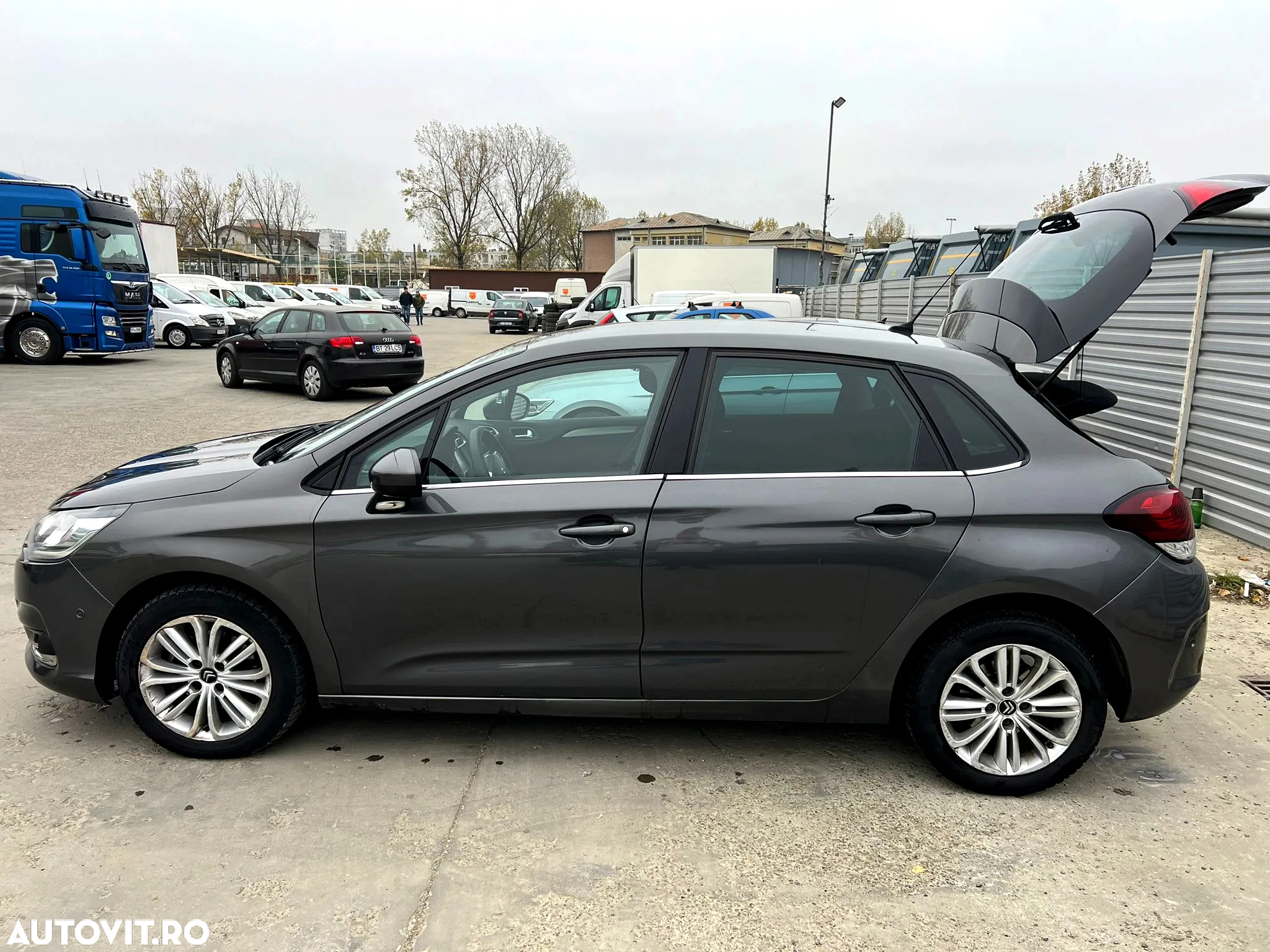 Citroën C4 BlueHDi 120 Stop&Start EAT6 Selection - 3