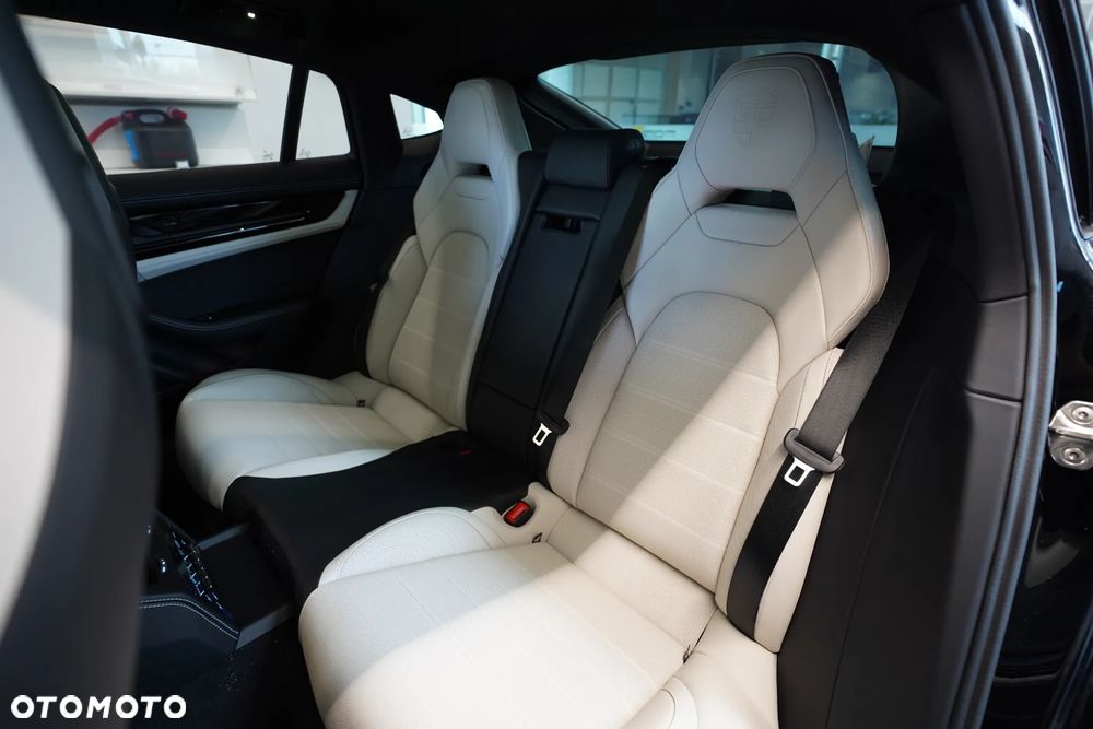Porsche Panamera - 11