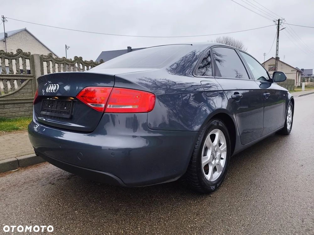 Audi A4 Limousine - 1