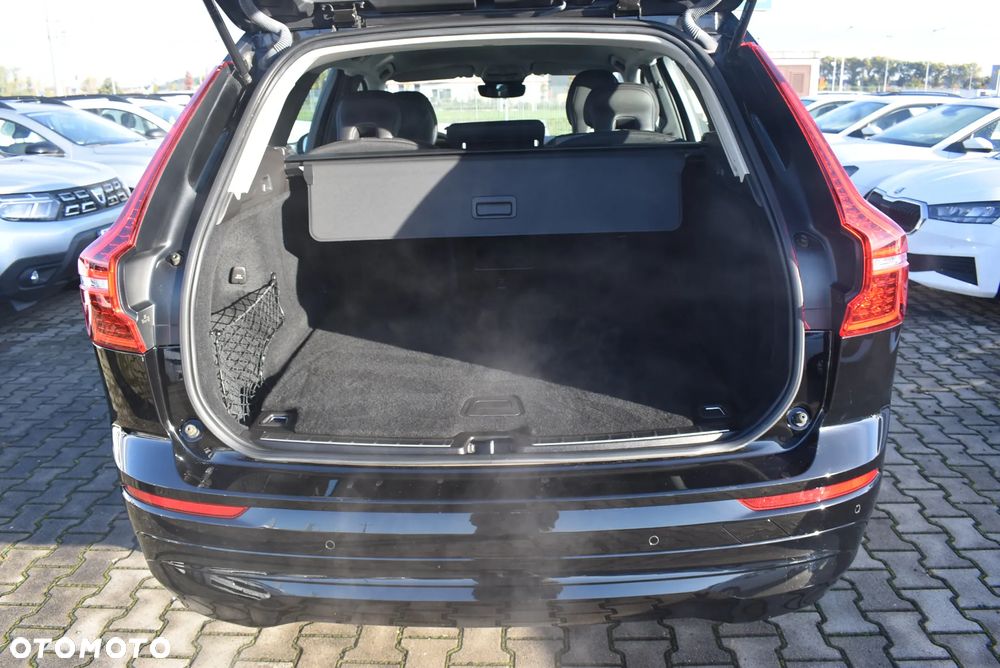 Volvo XC 60 B4 B Essential - 25