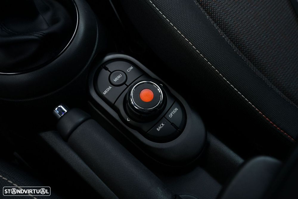 MINI 5 Portas Cooper Sport Edition - 16