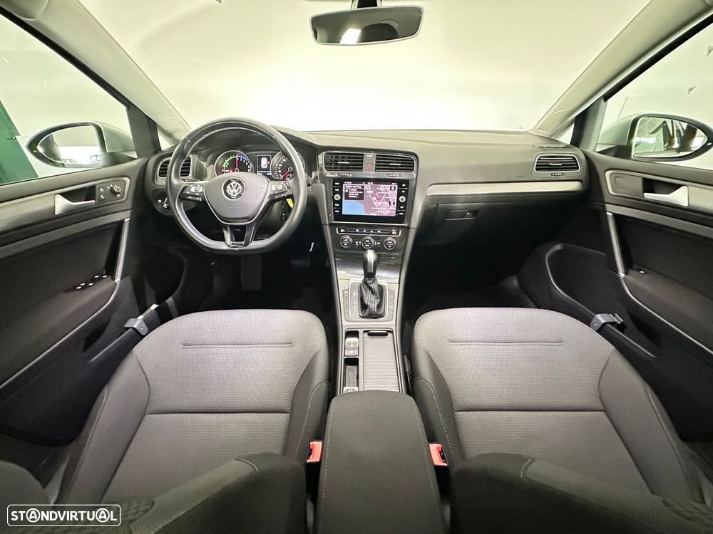 VW e-Golf AC/DC - 16