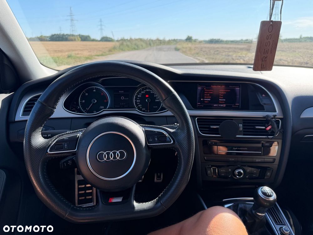 Audi A4 Avant 2.0 TDI Quattro Line - 15