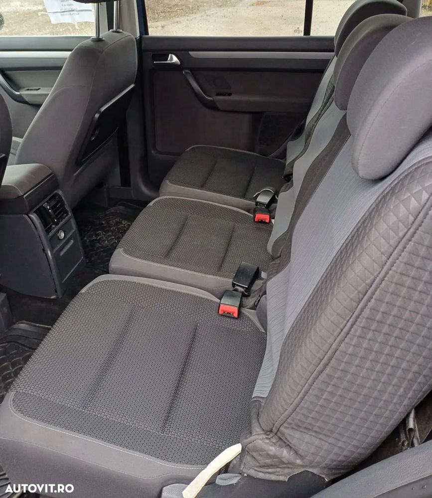 Volkswagen Touran 2.0TDI Highline - 6