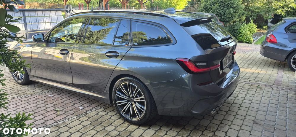 BMW Seria 3 330d xDrive - 4