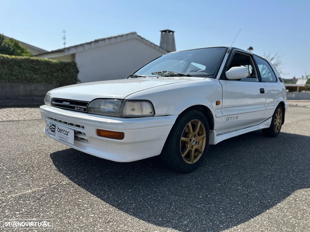 Toyota Corolla - 1