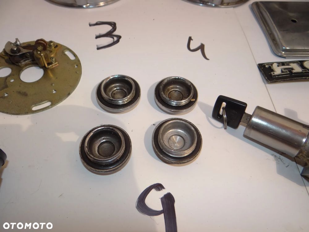HONDA CB 750 FOUR 1969-1978 r. MOCOWANIE LAMPY POKRYWA STACYJKA INNE CZĘŚCI H099 - 23