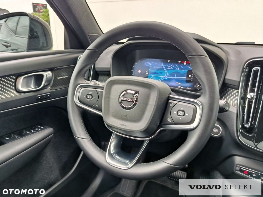 Volvo XC 40 - 25