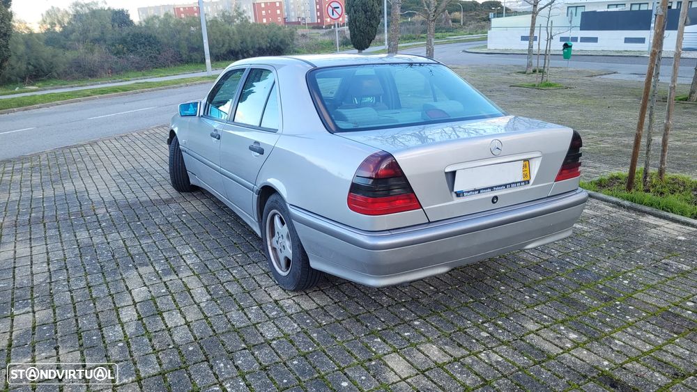 Mercedes-Benz C 200 D Classic - 4