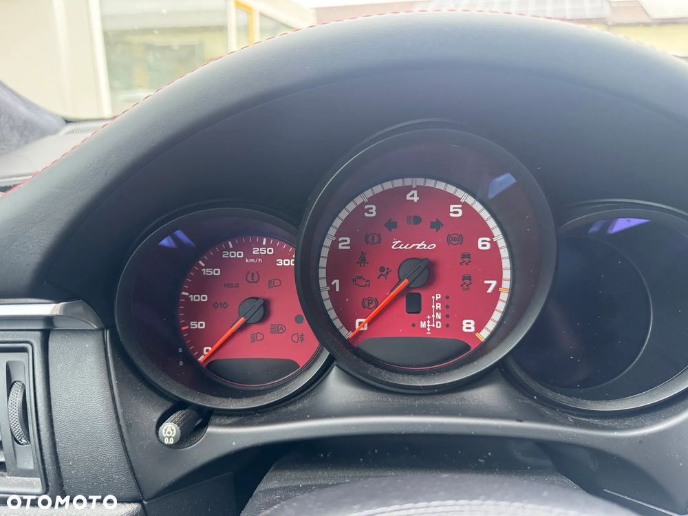 Porsche Macan Turbo - 19