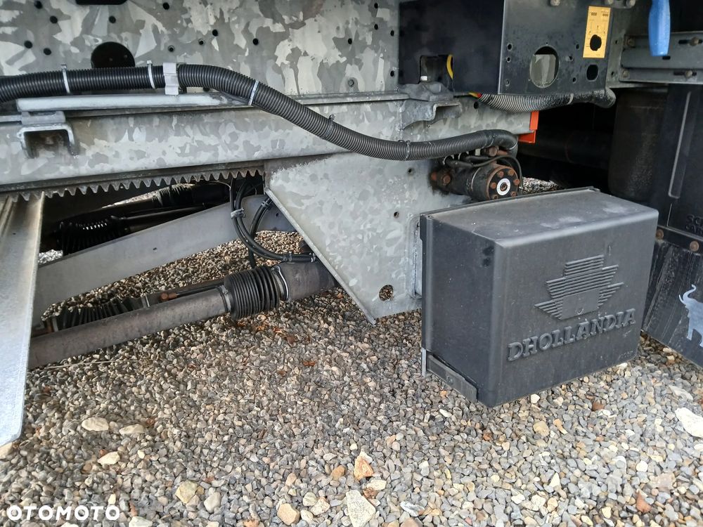 Schmitz Cargobull Izoterma / BOX / Kurierka / Roleta / Bezwypadkowa / Nowe opony - 3