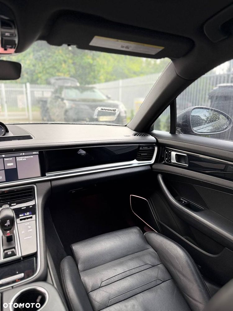 Porsche Panamera 4 - 27