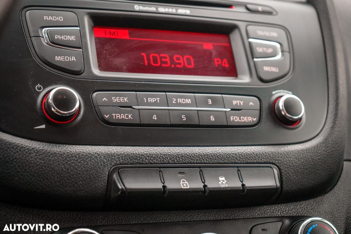 Kia Ceed - 16