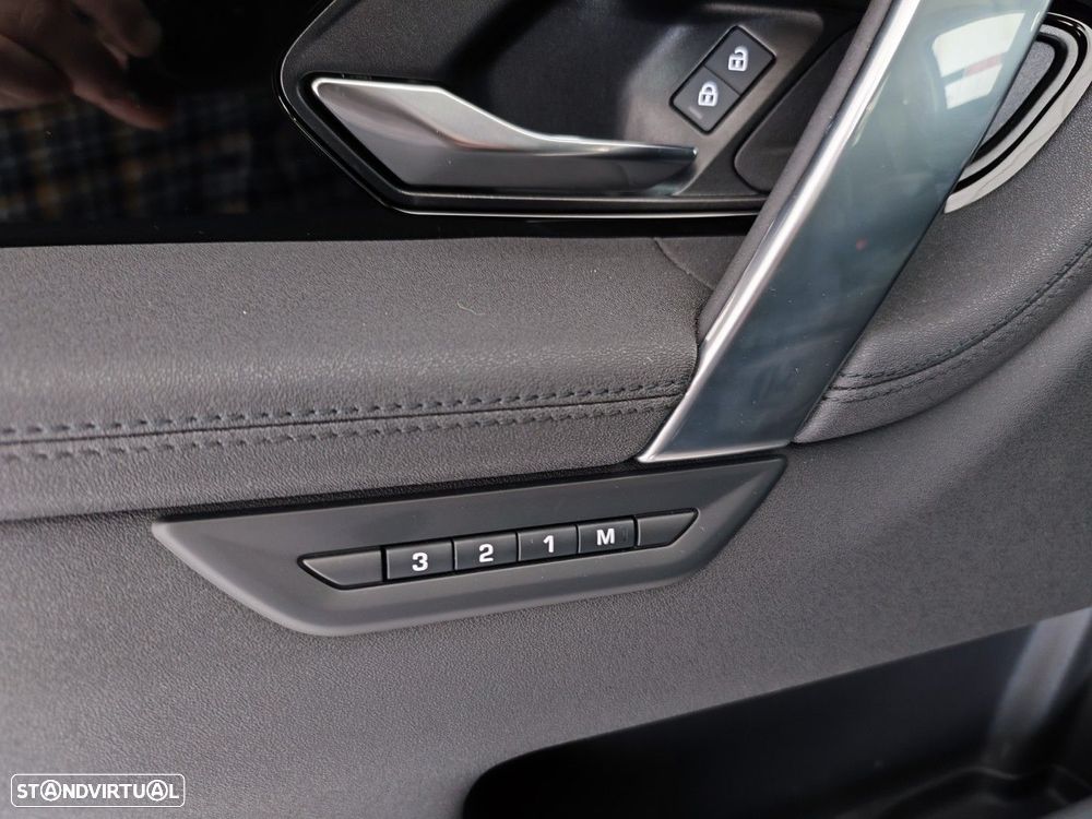 Land Rover Discovery Sport 1.5 I3 P300e AWD S - 19