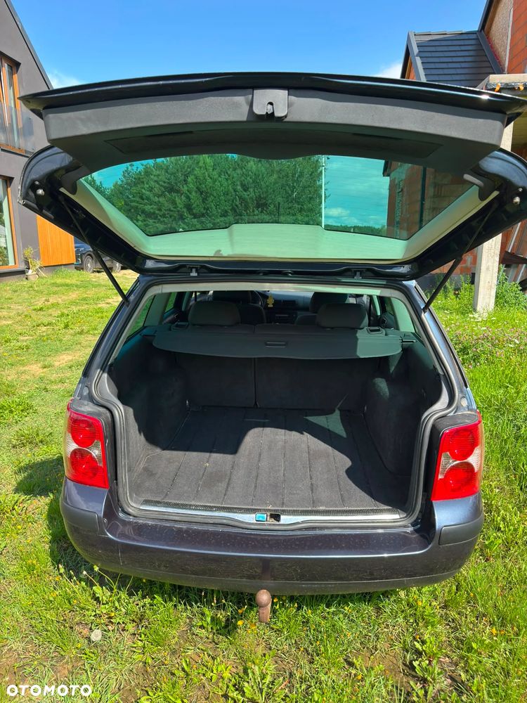 Volkswagen Passat 1.6 Basis - 4