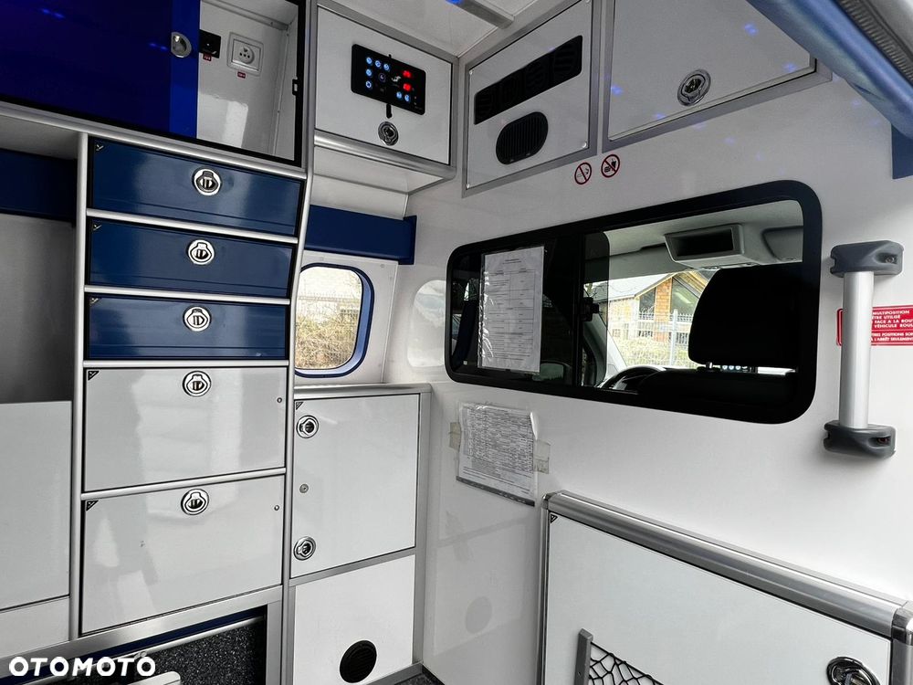 Volkswagen Transporter Caravelle DSG Lang Highline - 22